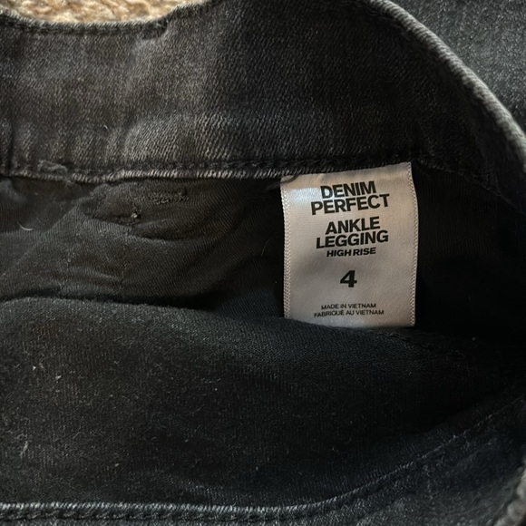 Express High Rise Denim Perfect Ankle Legging Jeans - Picture 5 of 5